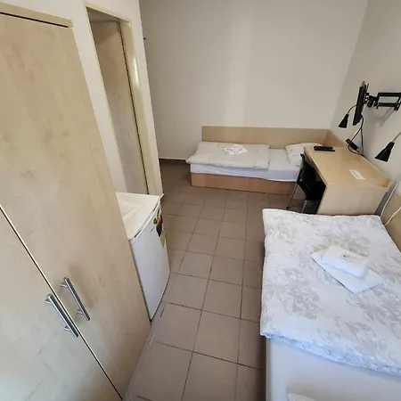 Guest house Restaurace A Vrtule 3*